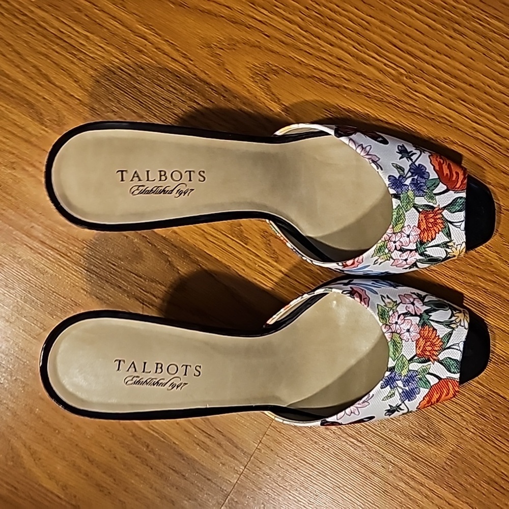 Talbots sandals with heel